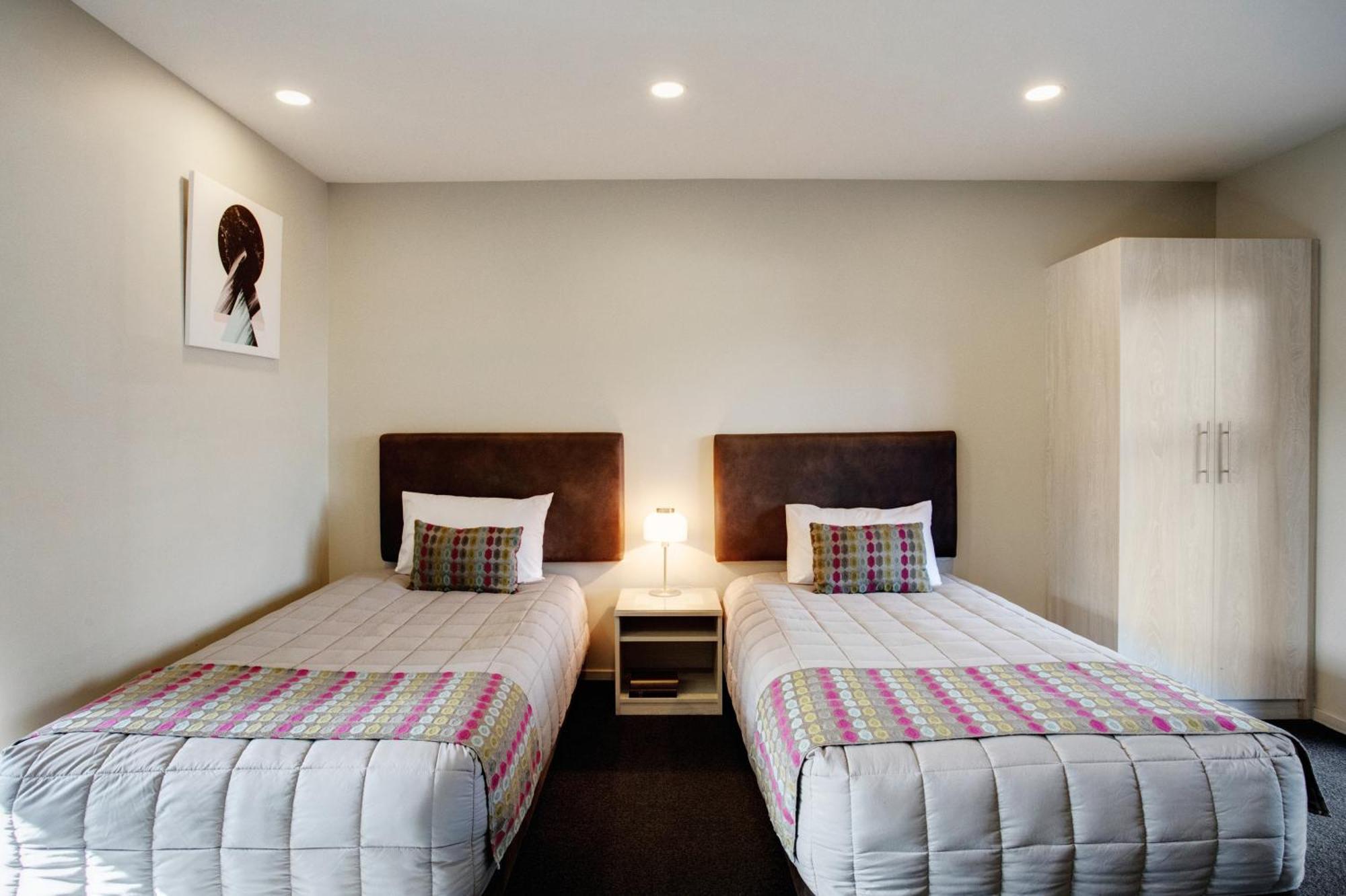เอลเลอร์สลี ปาล์ม Motel โอ๊คแลนด์ ภายนอก รูปภาพ