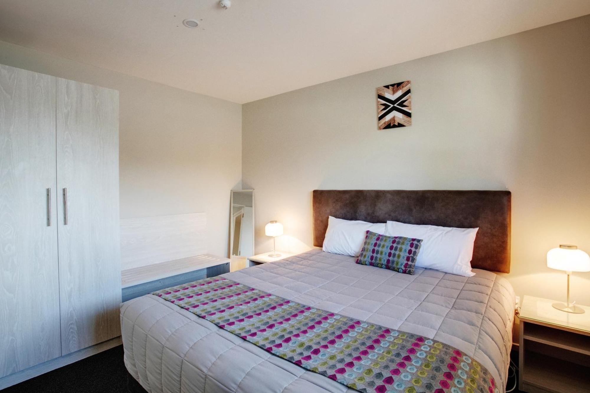 เอลเลอร์สลี ปาล์ม Motel โอ๊คแลนด์ ภายนอก รูปภาพ