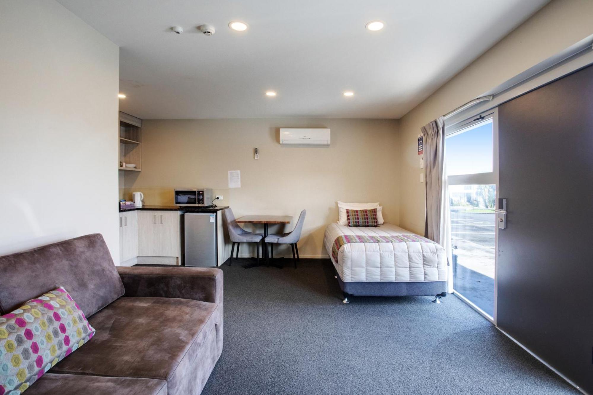 เอลเลอร์สลี ปาล์ม Motel โอ๊คแลนด์ ภายนอก รูปภาพ