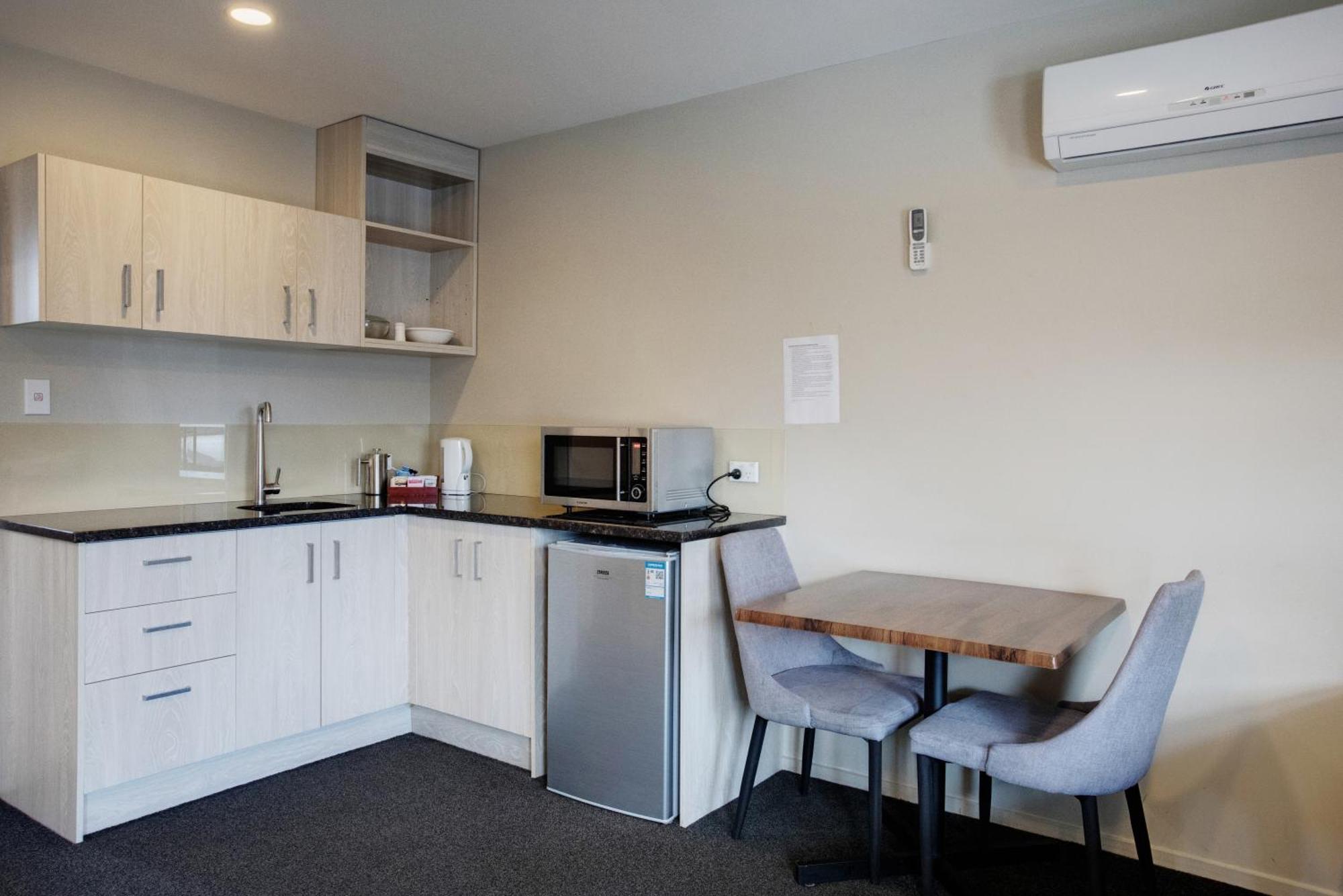 เอลเลอร์สลี ปาล์ม Motel โอ๊คแลนด์ ภายนอก รูปภาพ